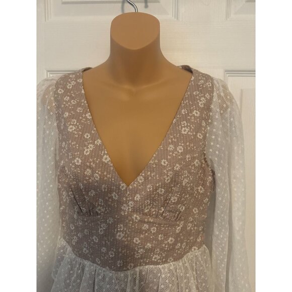 NWOT Social Tourist Lace Sleeve Ruffled Dress Open Back M - Picture 2 of 8
